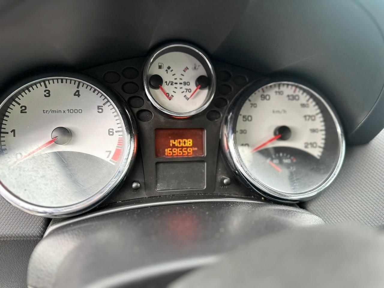 Peugeot 207 marciante con problemi