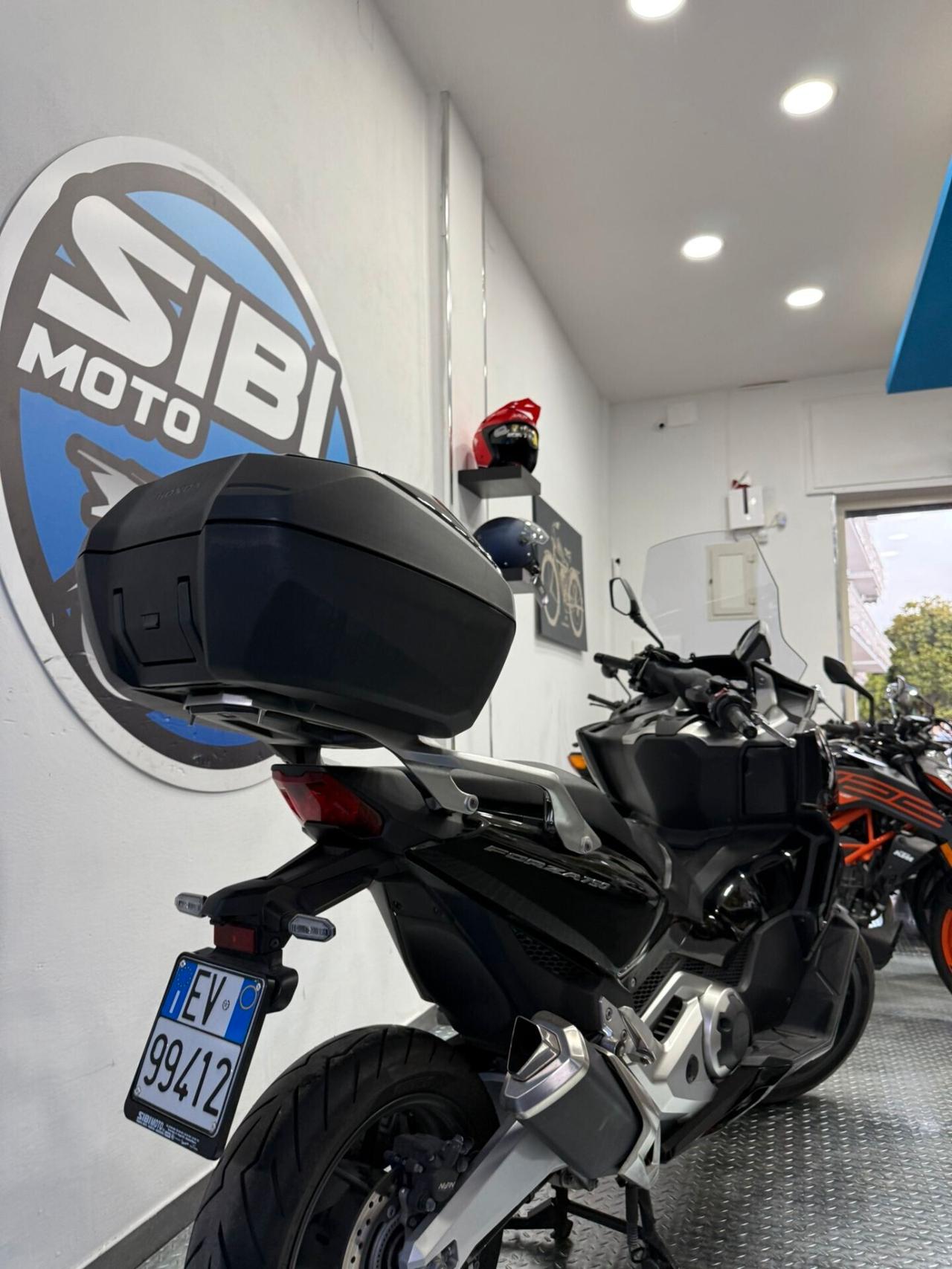 HONDA FORZA 750