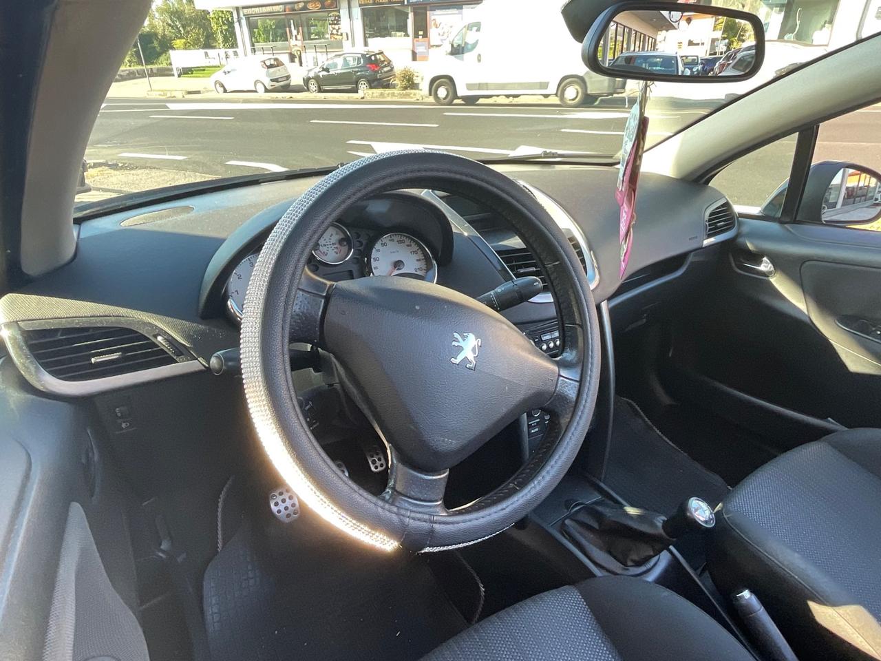 Peugeot 207 1.6 THP 150CV CC Féline