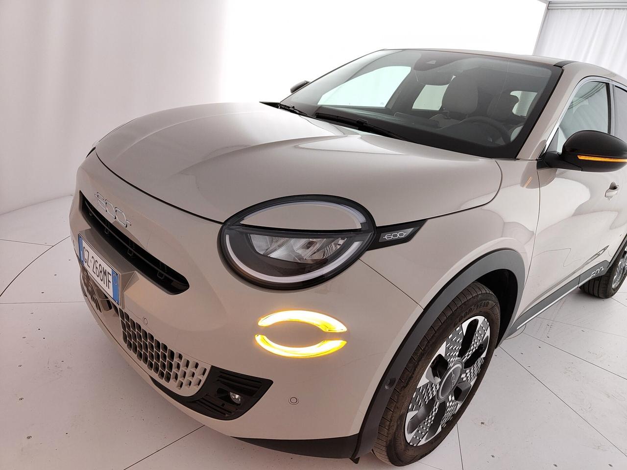 Fiat 600 Hybrid 110 CV DCT MHEV La Prima