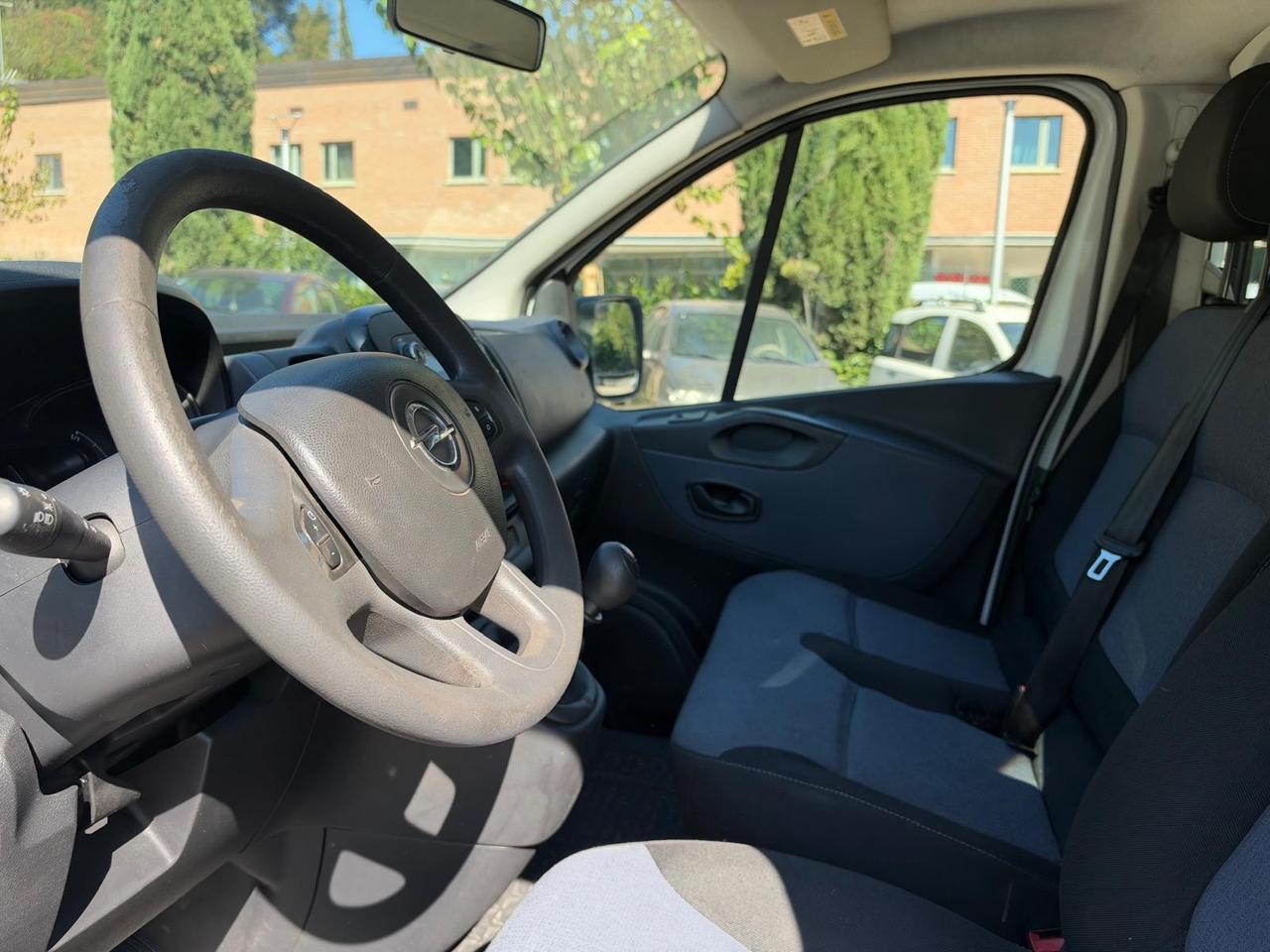 Opel Vivaro 1.6 Diesel // 9 Posti