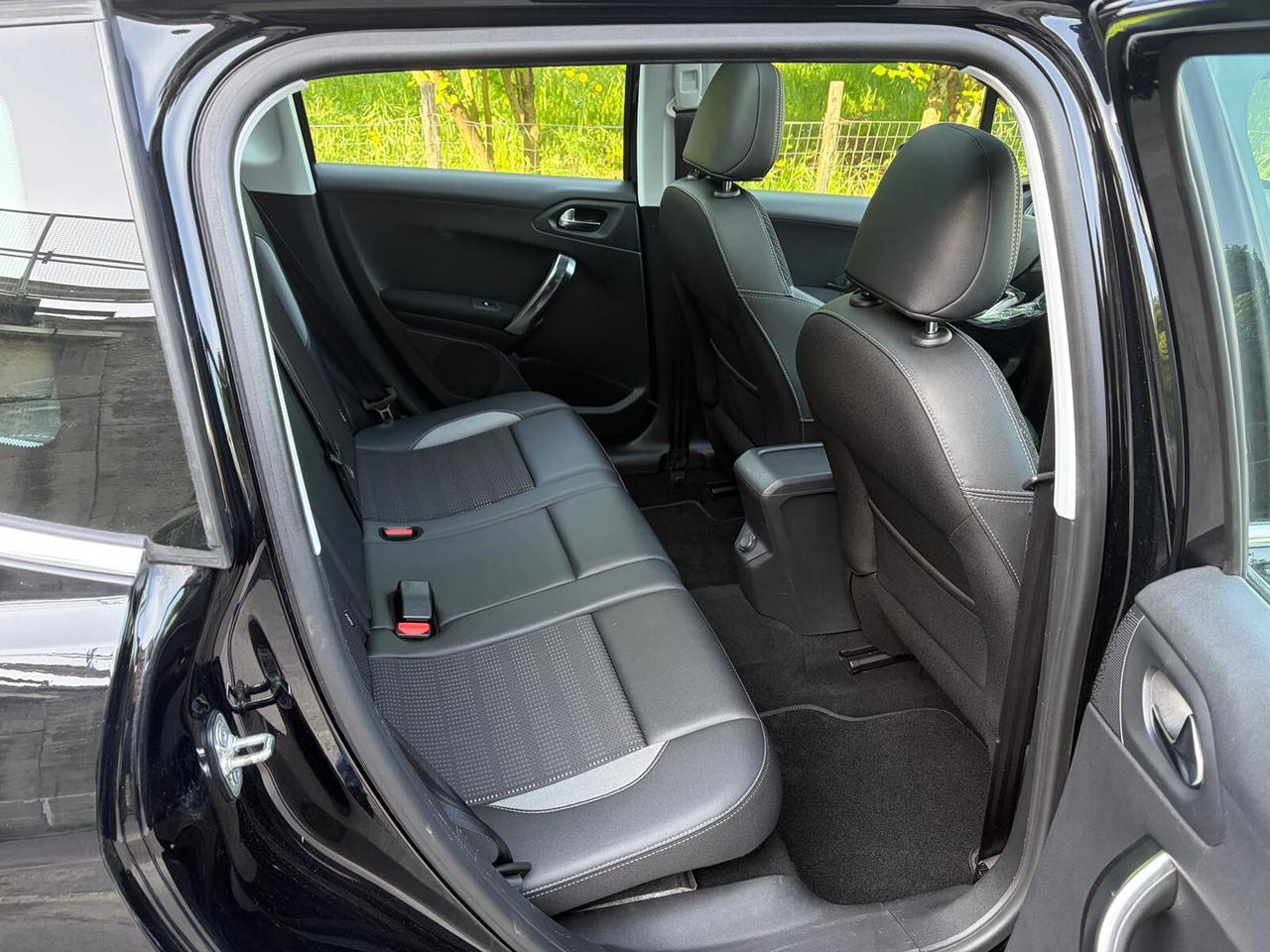 Peugeot 2008 1.6 BlueHDi 120cv S&S tetto Allure