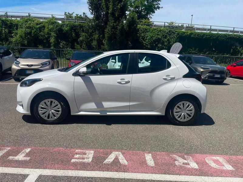 Toyota Yaris Hybrid Active MY22 IVA ESPOSTA COMPRESA