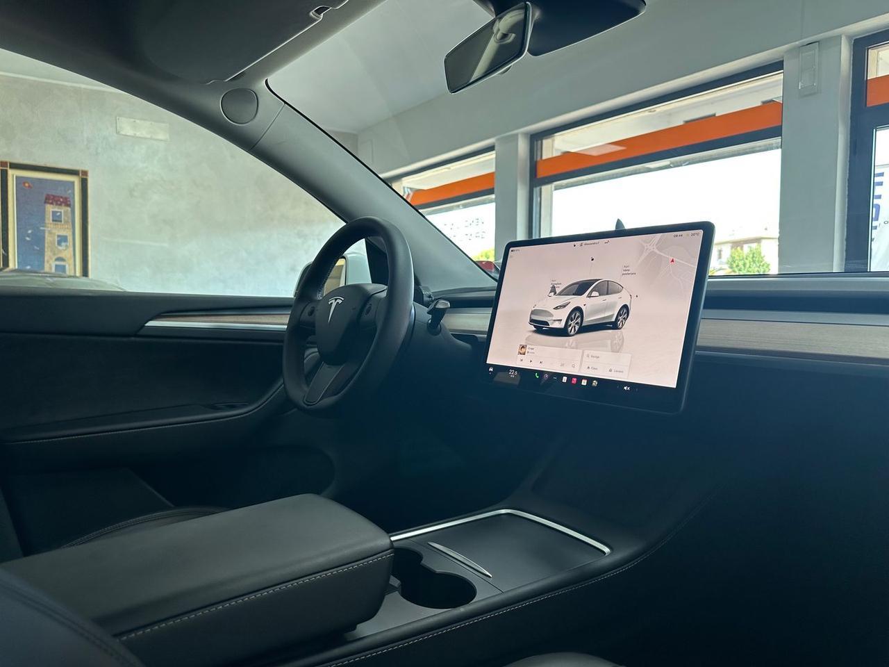 Tesla Model Y Standard Range RWD single moto #6584