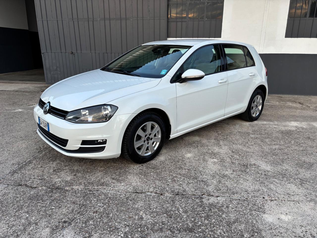 Volkswagen Golf 1.6 TDI. Neopatentati. Garanzia