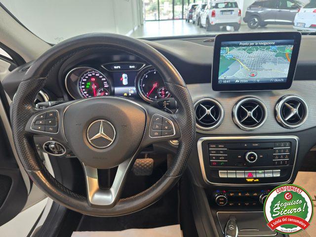 MERCEDES-BENZ GLA 200 d Automatic 4Matic Premium + Tetto