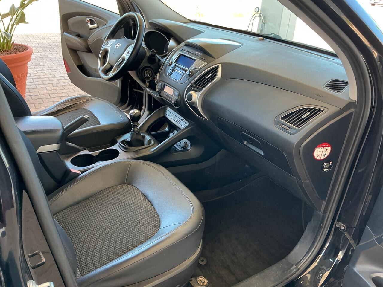 HYUNDAI X35