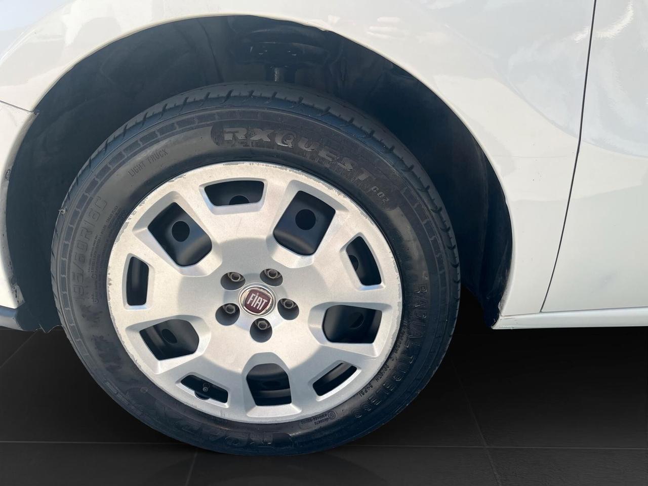 Fiat Doblo 1.6 Multijet 5 Posti Autovettura