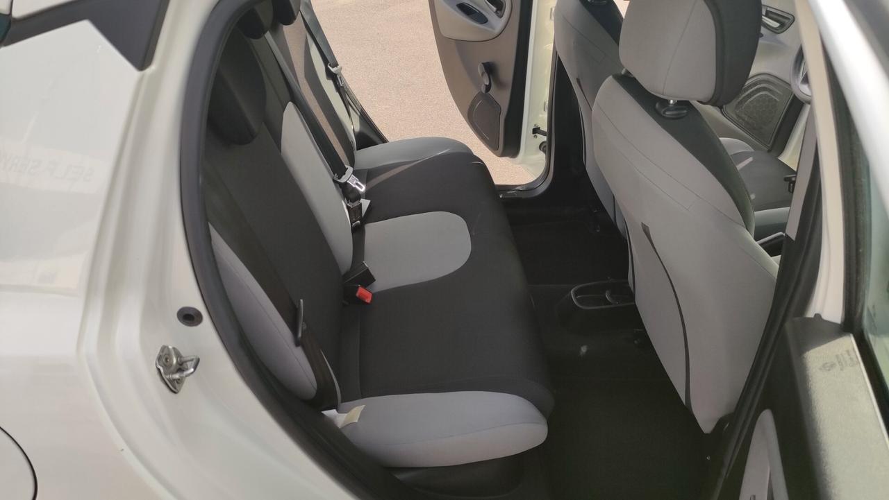 Lancia Ypsilon 1.3 MJT 95CV 5 porte NEOPATENTATI - 2015