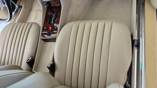 MERCEDES-BENZ SL 560 SL Roadster