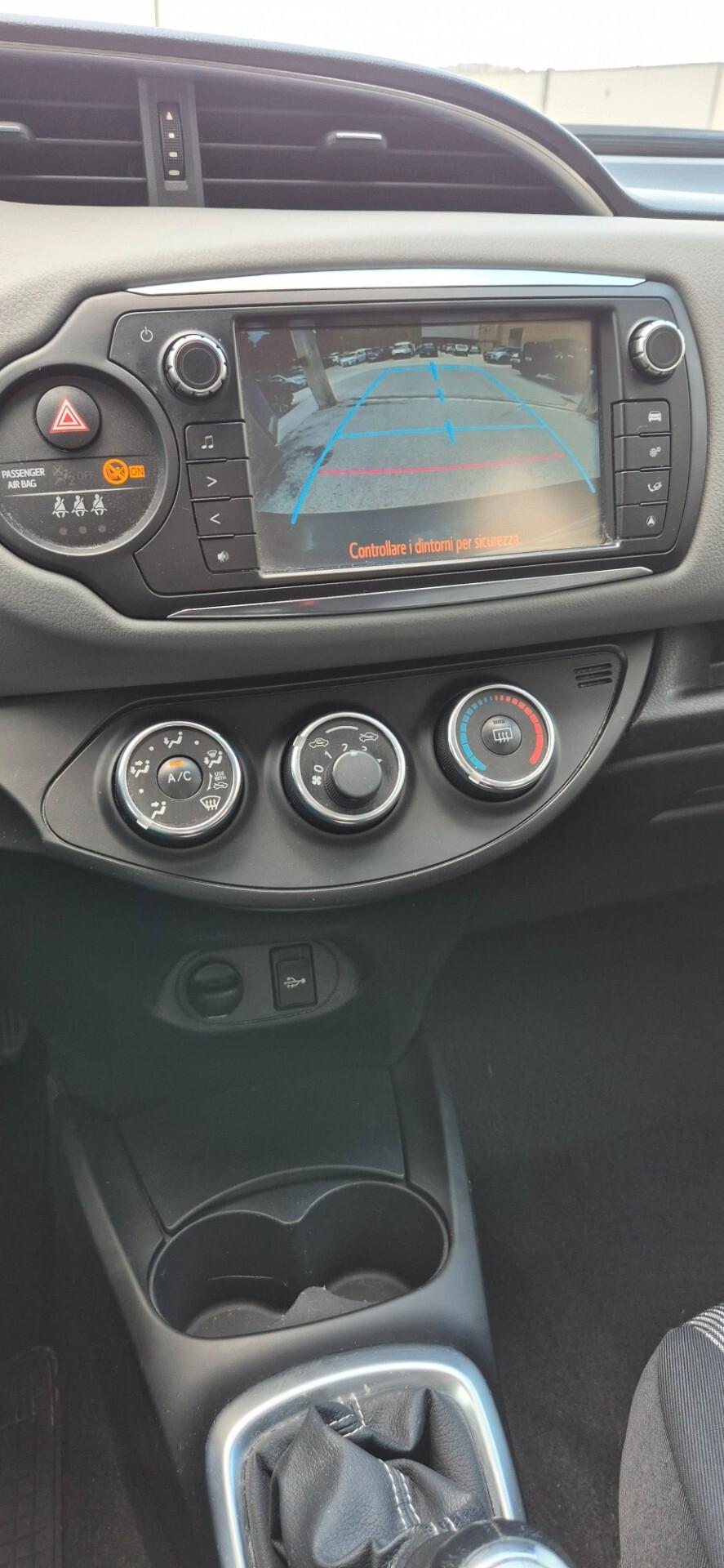 Toyota Yaris 1.0 5 porte NEOPATENTATI