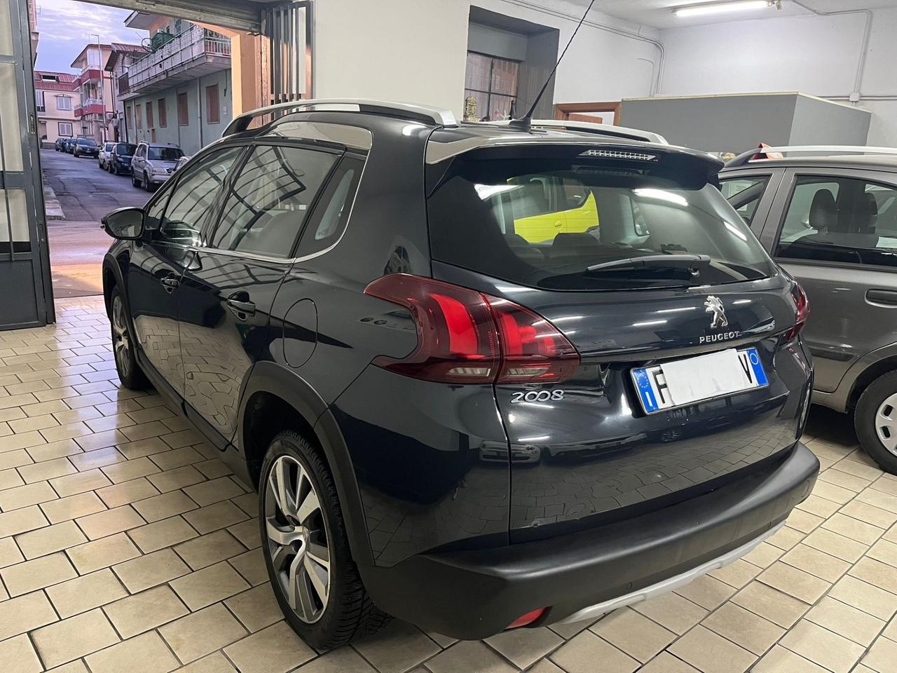 Peugeot 2008 BlueHDi 100 GT Line 2017
