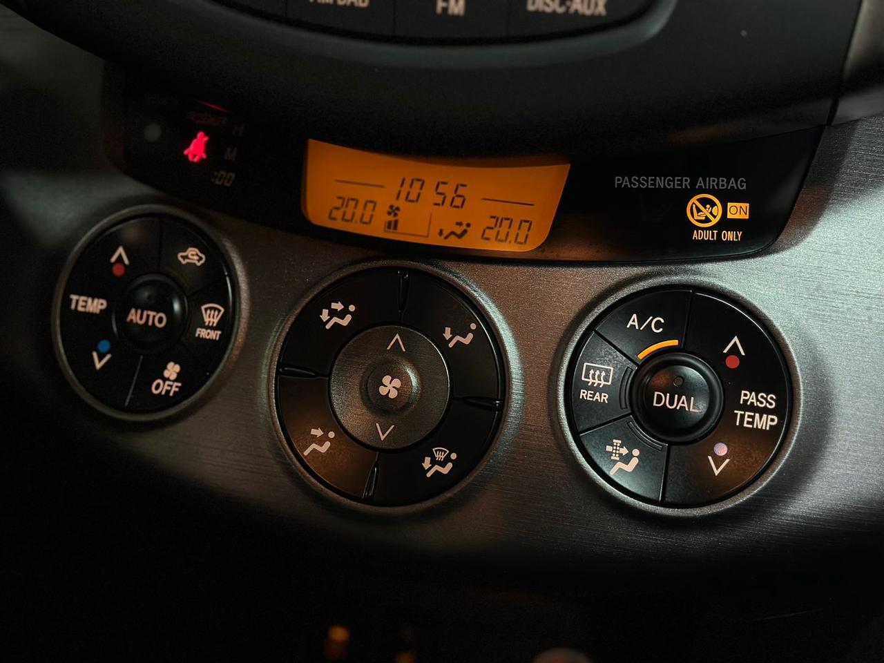 Toyota RAV 4 2.2 D-4D Exclusive #10902