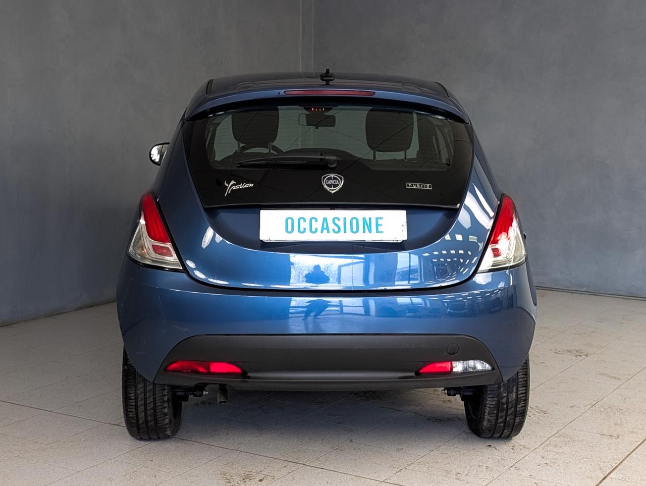 Lancia Ypsilon 1.0 Hybrid 70cv Silver