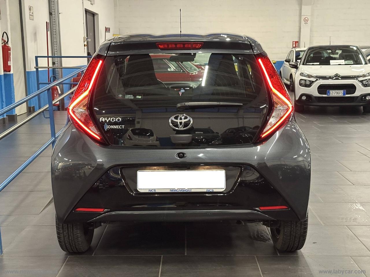 TOYOTA Aygo Connect 1.0 VVT-i 72 CV 5p. x-play