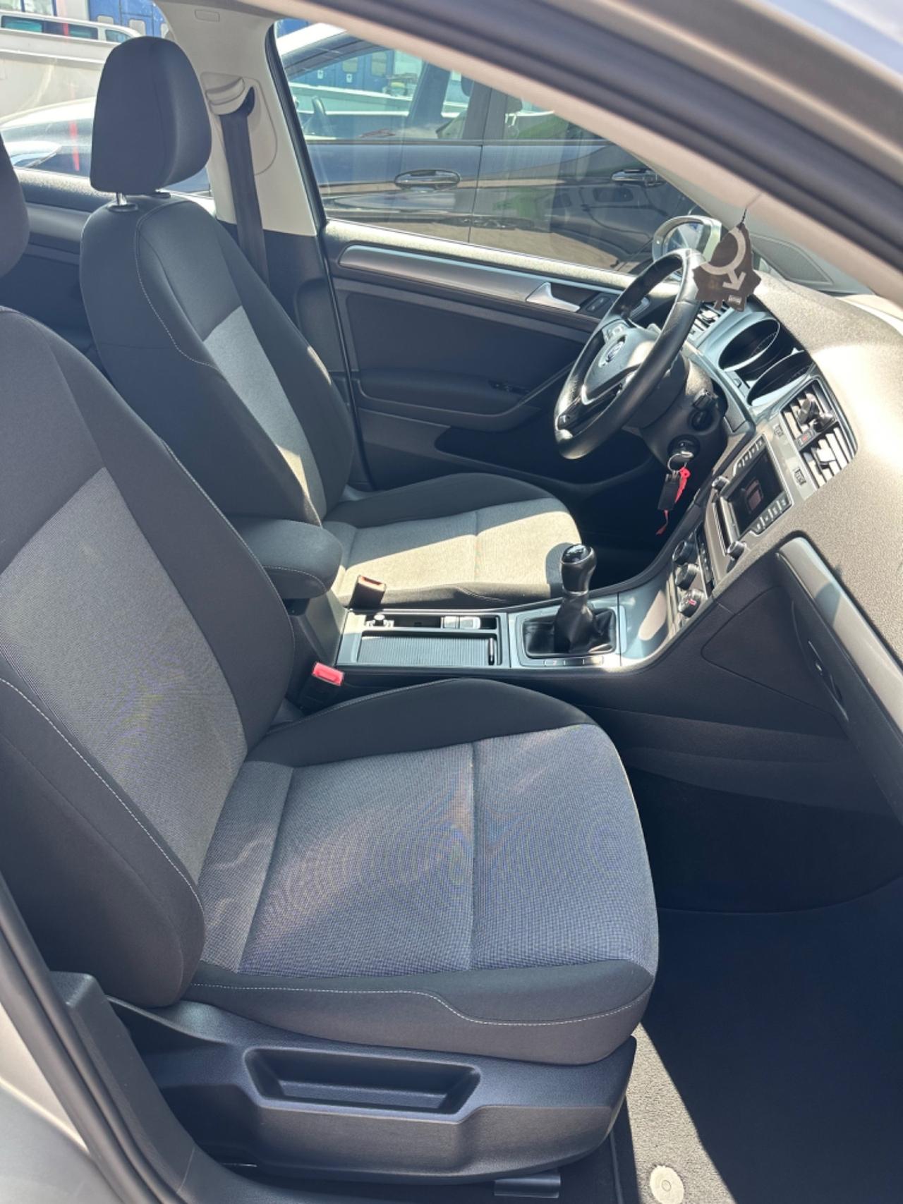 Volkswagen Golf 1.6 TDI ADATTA A NEOPATENTATI