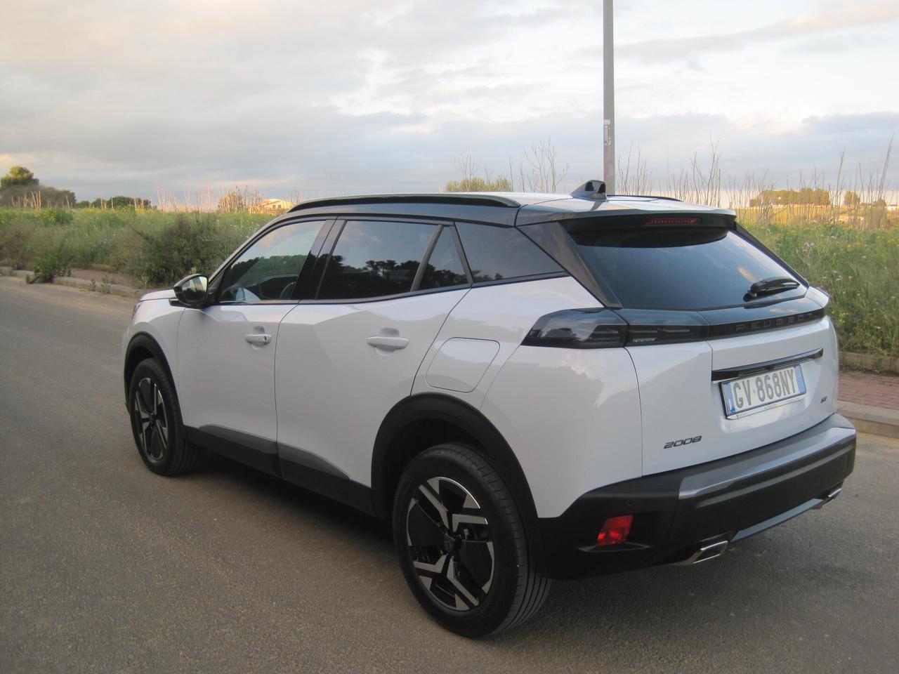 Peugeot 2008 PureTech 130 S&S EAT8 GT