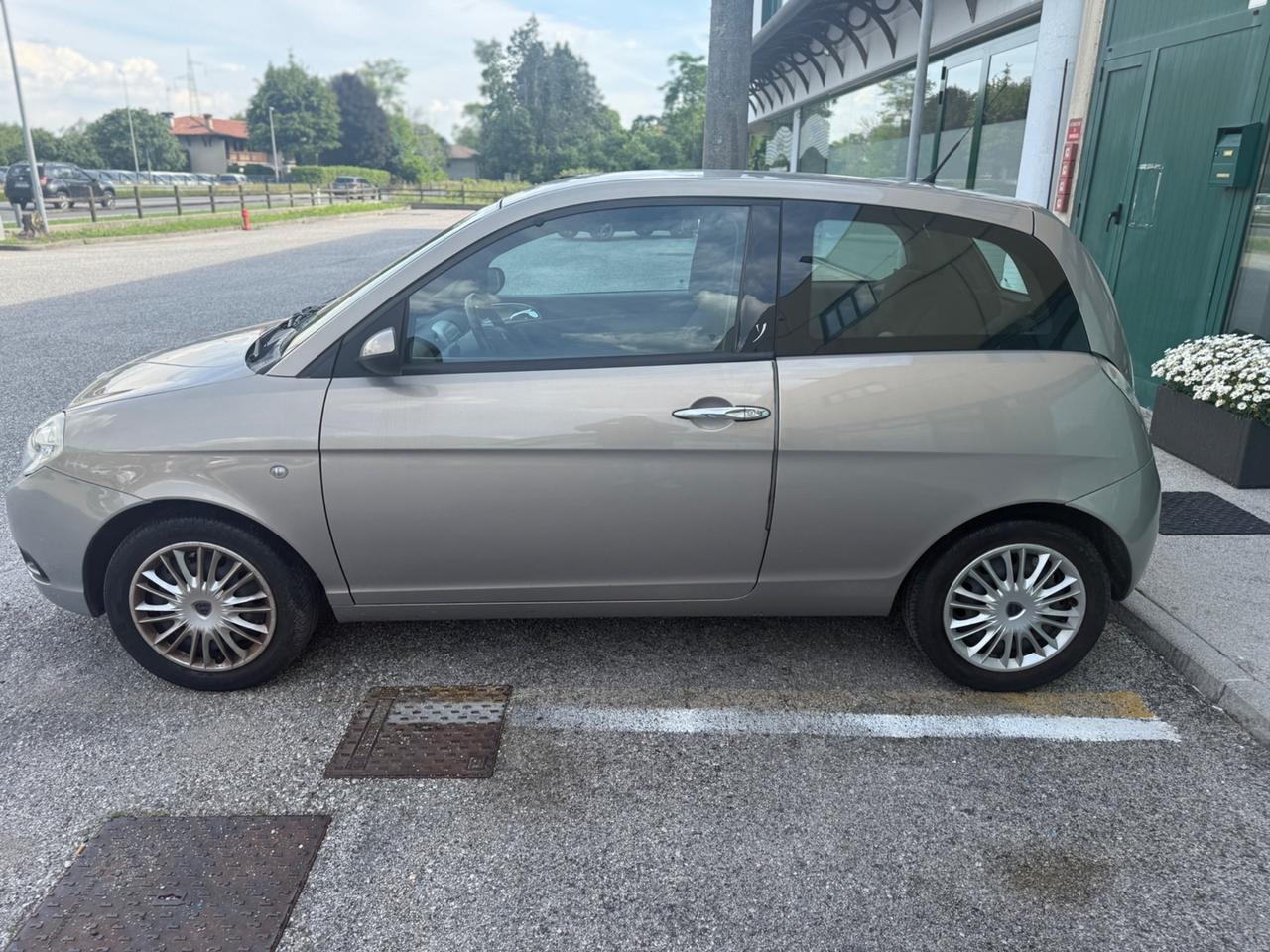 Lancia Ypsilon 1.2 - Ok Neopatentati