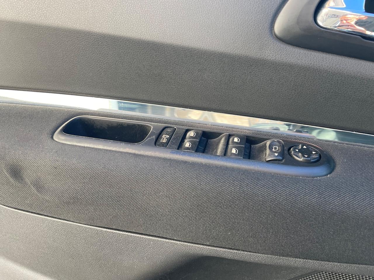 Peugeot 3008 1.6 HDi 112CV Active Mix