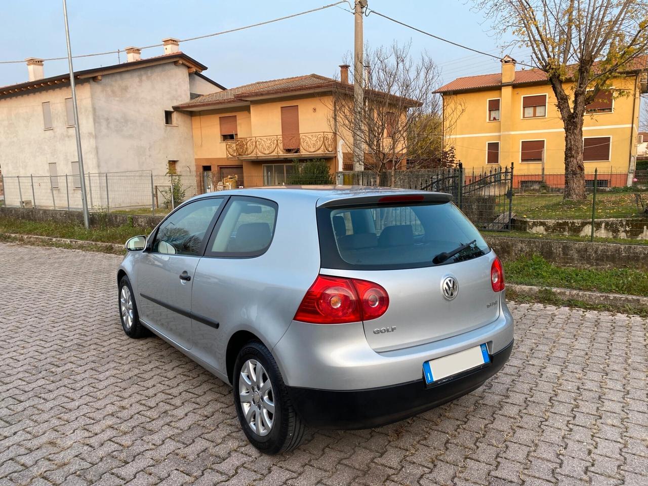 Volkswagen Golf 5 1.6 FSI Sportline 87.000Km