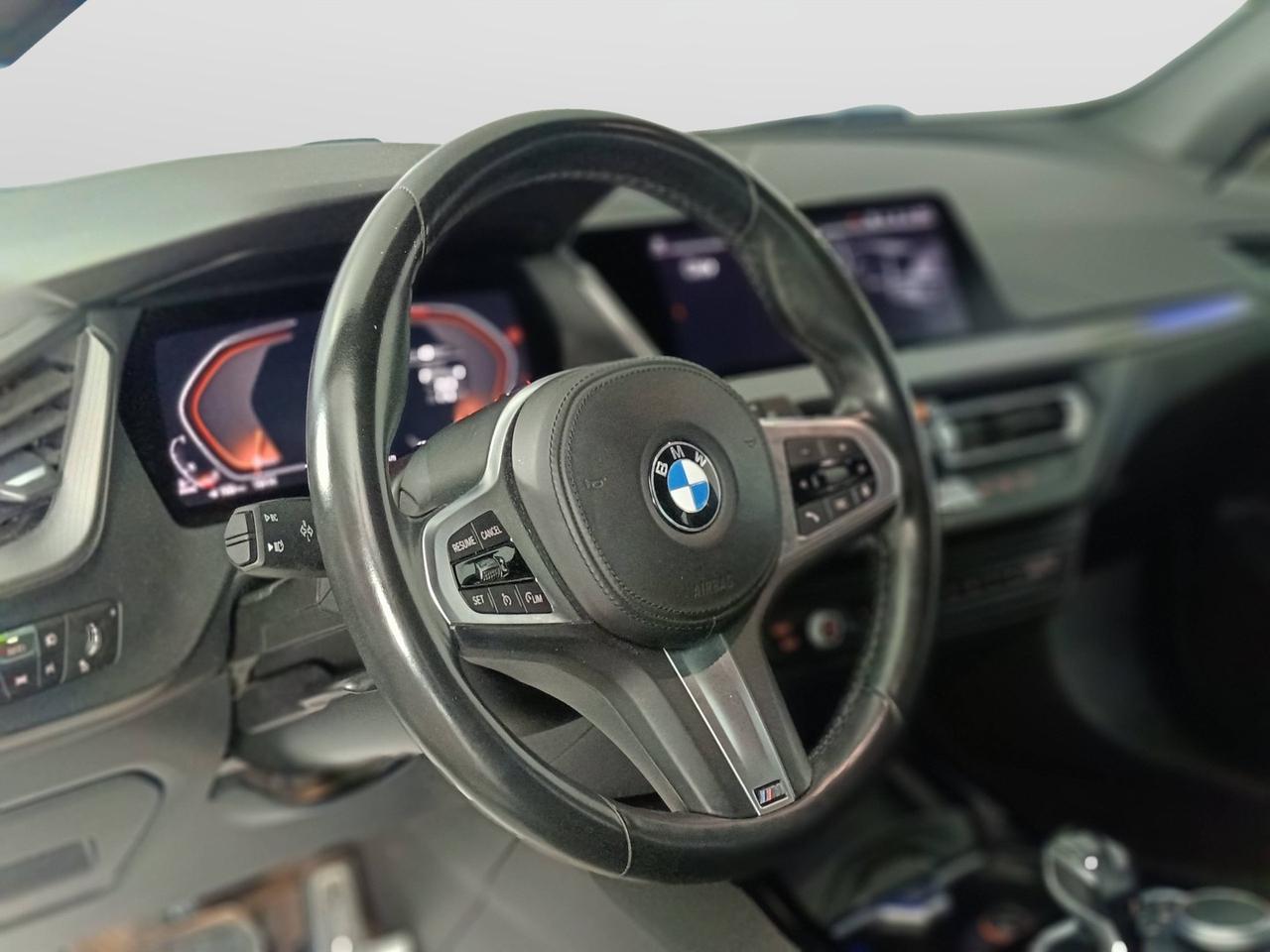 BMW Serie 1 F40 - 118d Msport auto