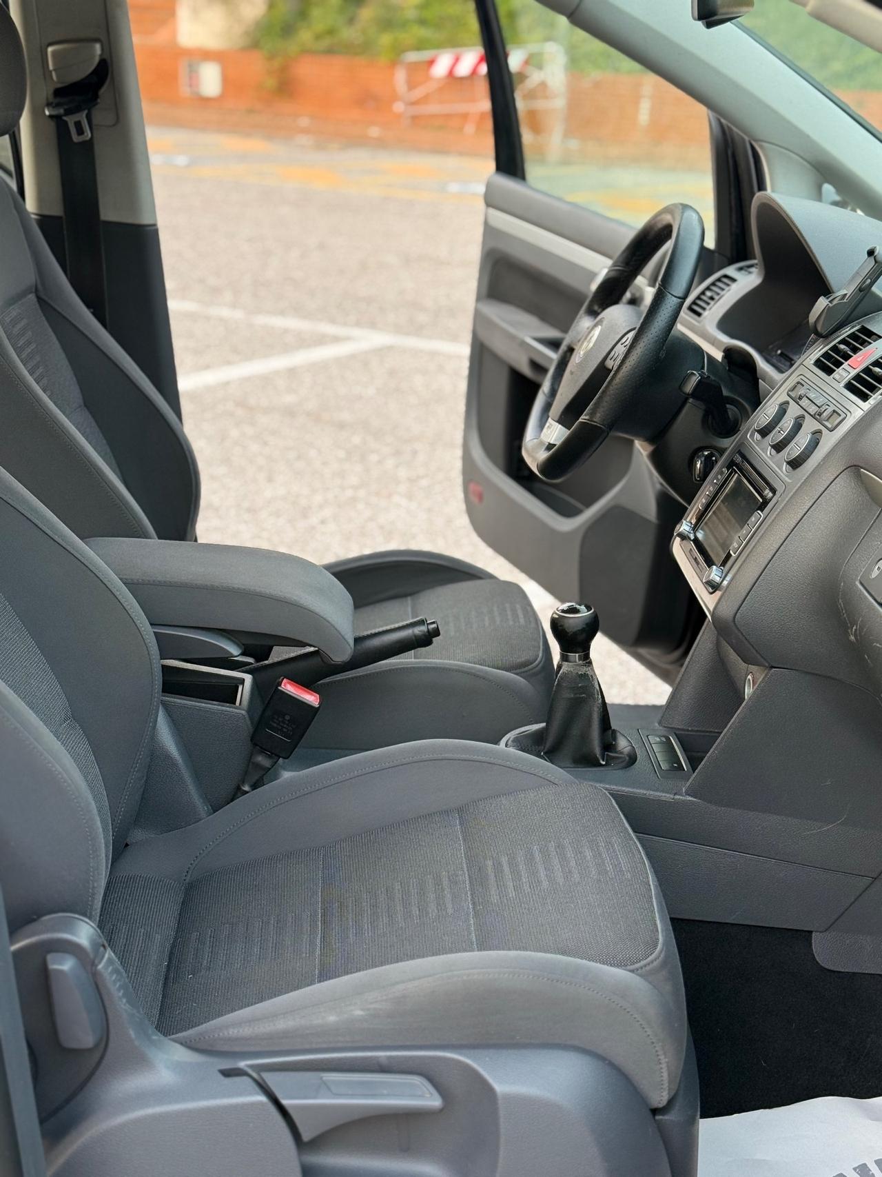 Volkswagen Touran 2.0 TDI 170 CV R-Line 7 POSTI