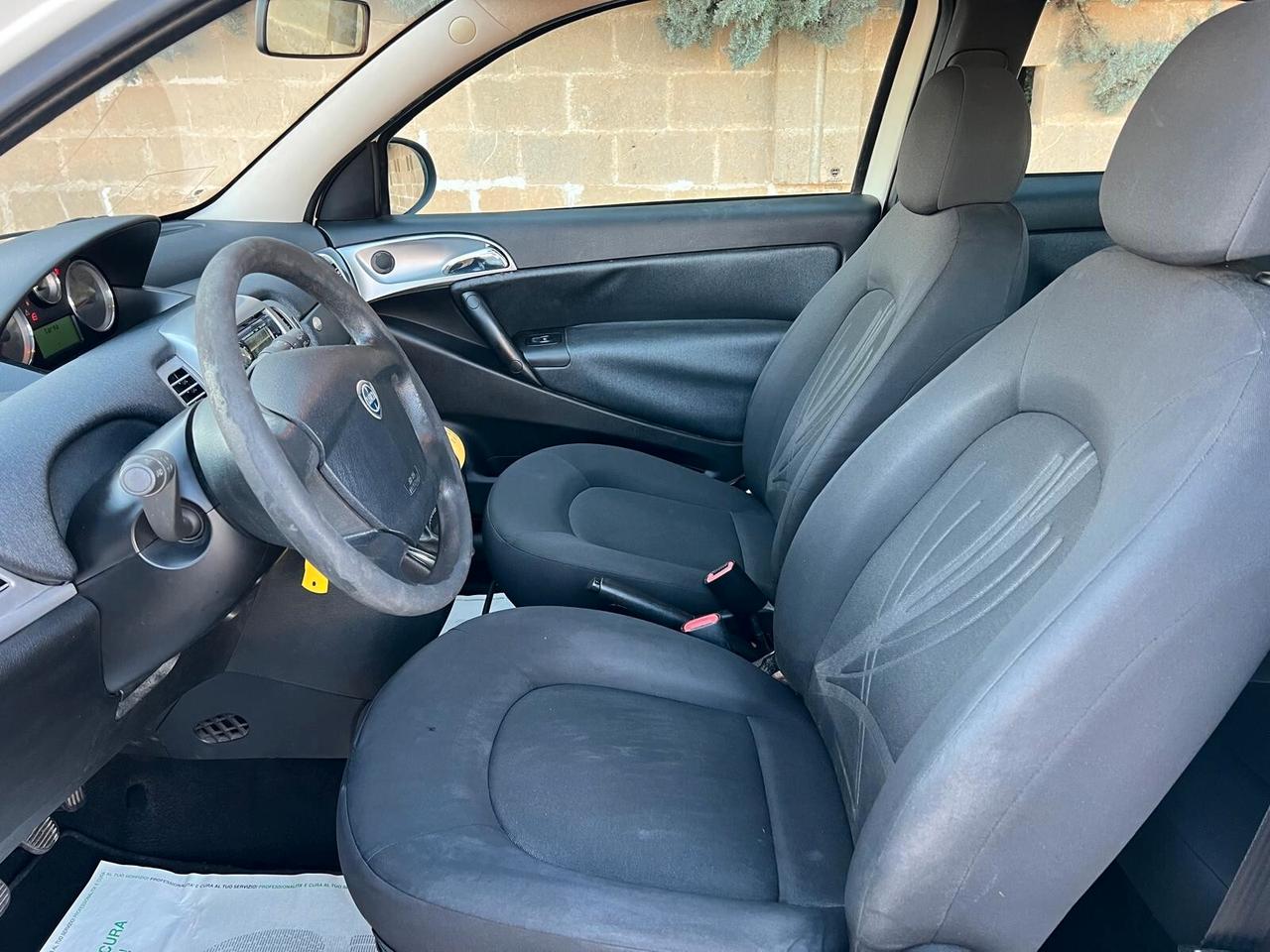 Lancia Ypsilon 1.2 69 CV