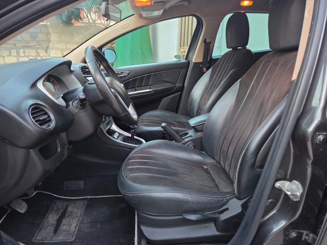 Lancia Delta 1.6 MJT DPF Platino