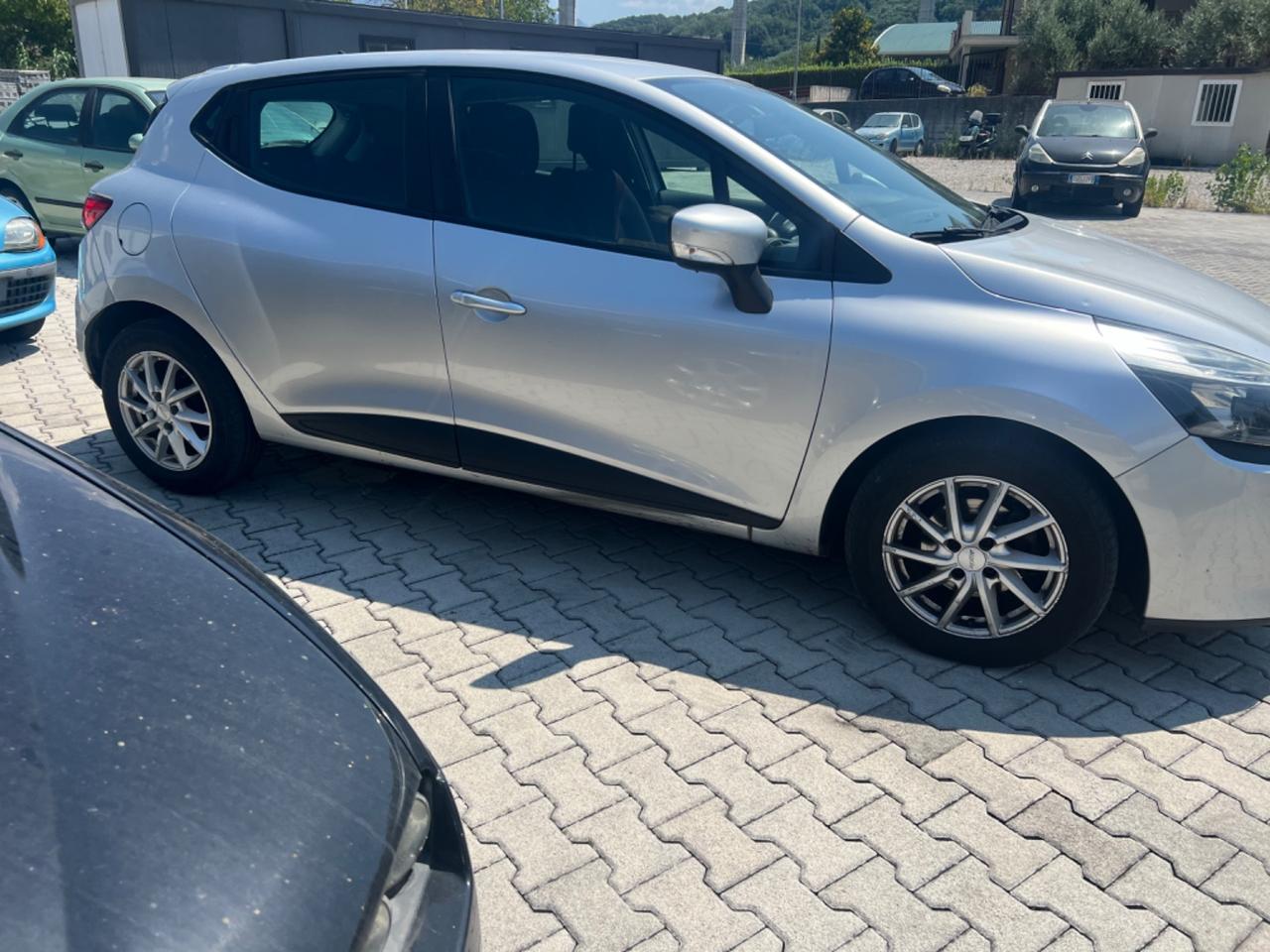 Renault Clio 1.2 75CV GPL 5 porte neopatentati