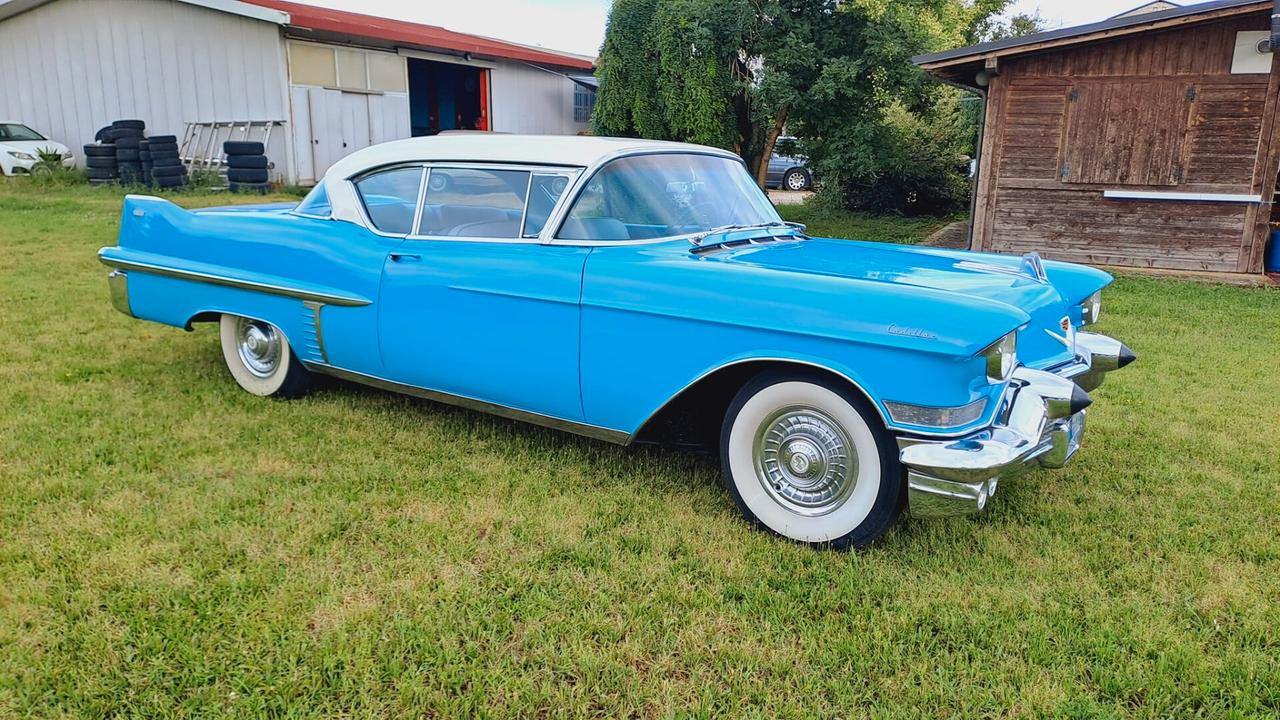 Cadillac Deville 57 coupé