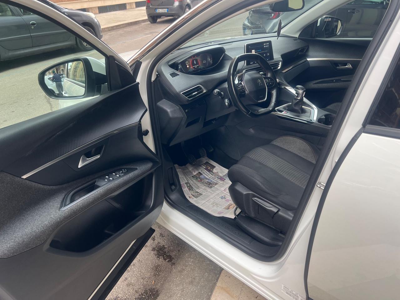 PEUGEOT 3008 1.6 HDI 120 CAVALLI NAVI LED