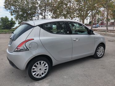 Lancia Ypsilon 1.2 69 CV 5 porte GPL Ecochic 30th Anniversary