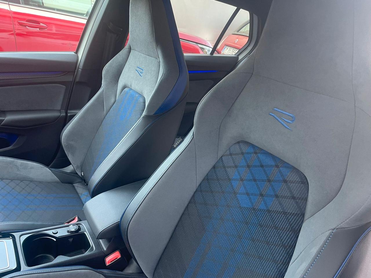 Volkswagen Golf R 8.5