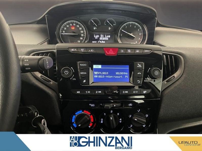 Lancia Ypsilon 1.0 FireFly 5 porte S&S Hybrid Silver