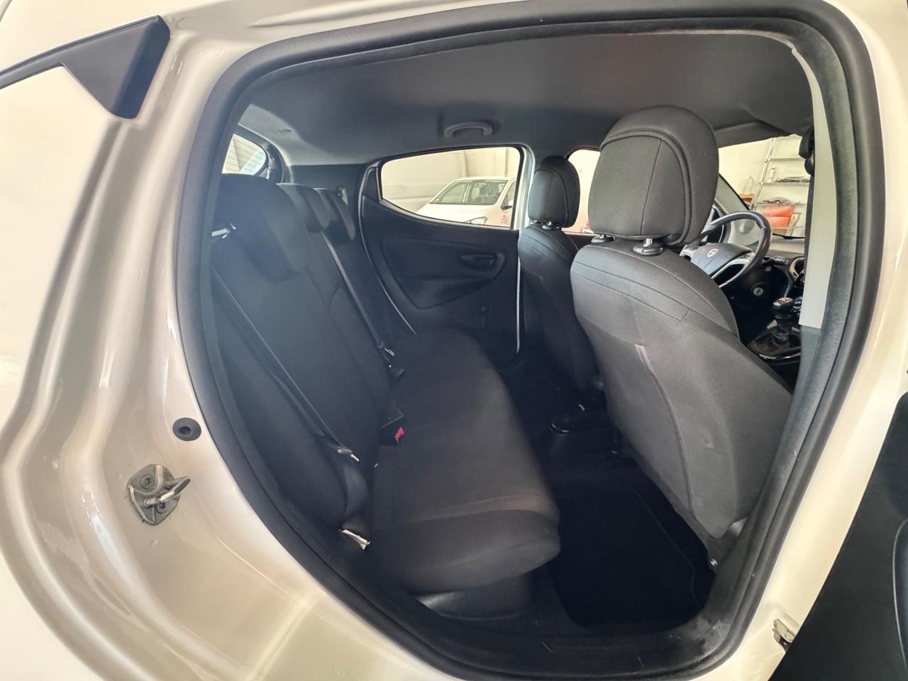 Lancia Ypsilon 1.0 FireFly 5 porte S&S Hybrid Ecochic Gold