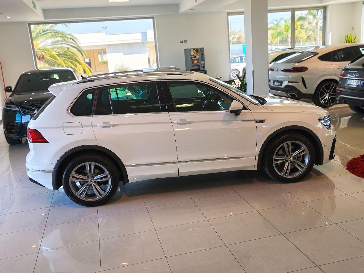 VOLKSWAGEN Tiguan R-LINE TETTO 190CV DSG 4MOTION