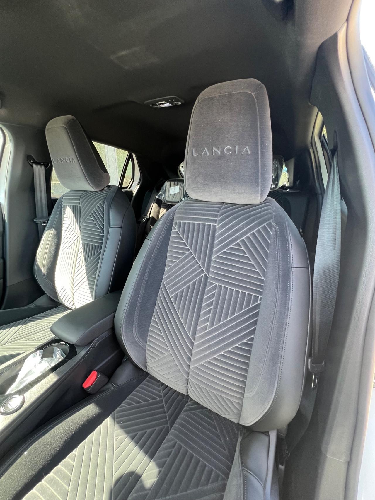 Lancia Ypsilon Hybrid e-DCT LX 1.2 - possibilità noleggio no scoring