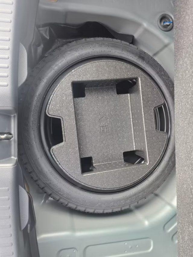 TOYOTA Yaris 1.5 Hybrid Style - NAVI CAMERA LED PDC