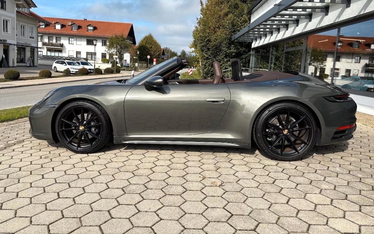 Porsche 911 Carrera Cabriolet