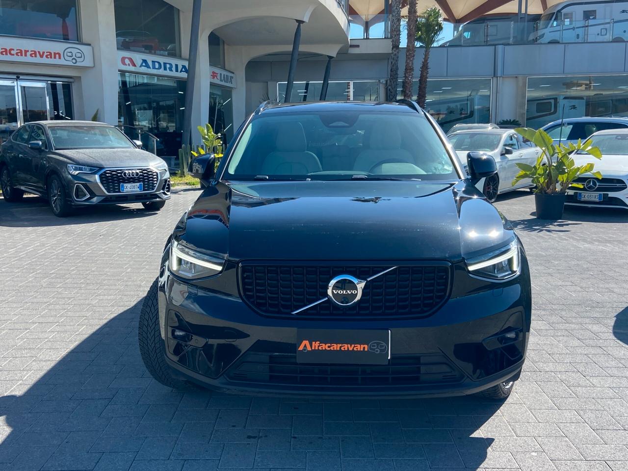 Volvo XC40 2.0 b3 Ultimate Dark Sport auto