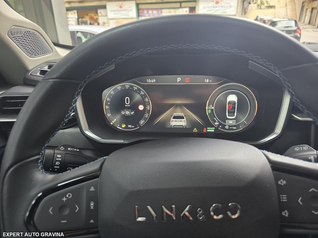 LYNK & CO 01 PLUG-IN **TOTAL BLACK**