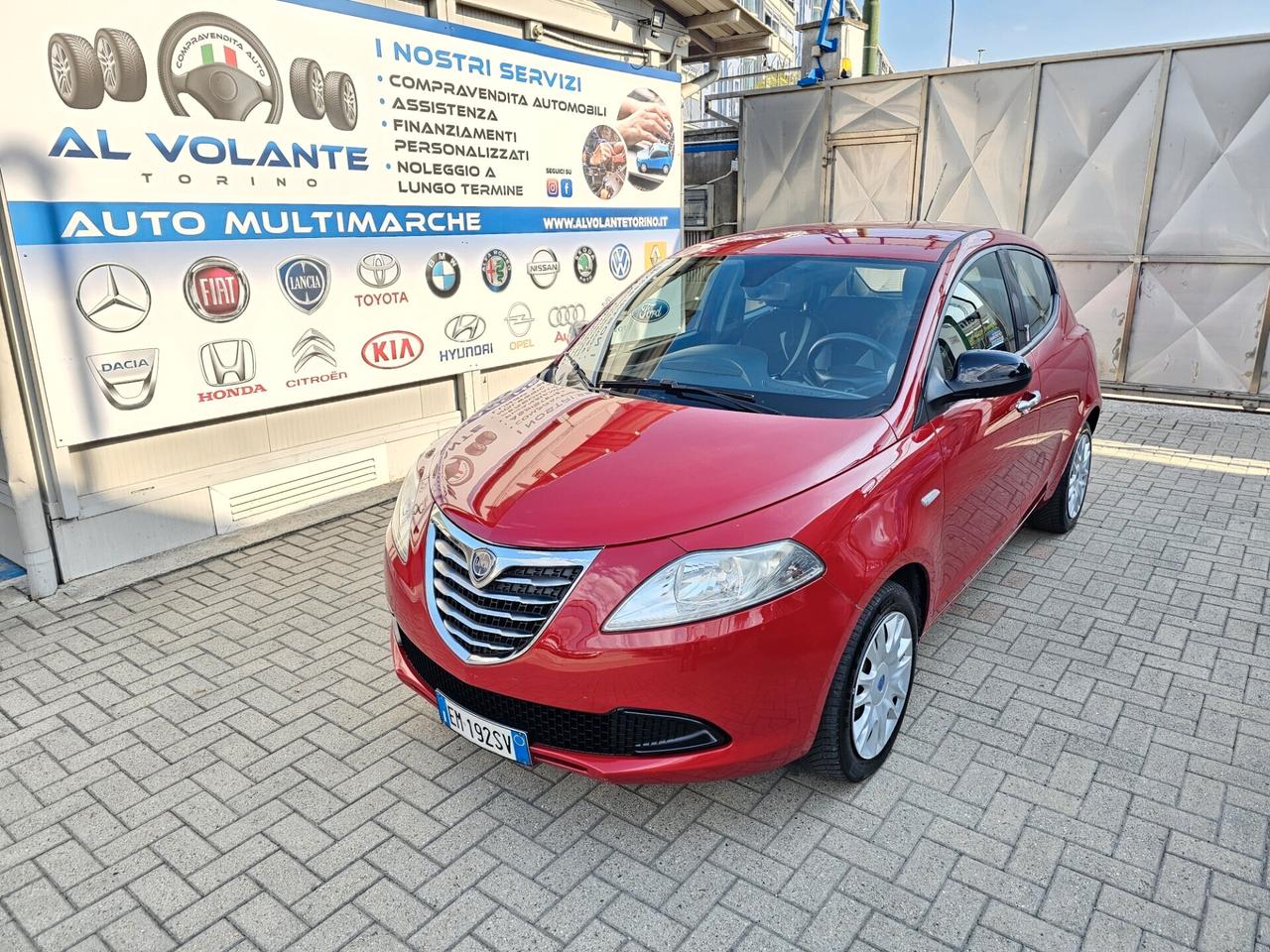 Lancia Ypsilon 1.2 69 CV 5 porte S&S Silver - NeoPatentati