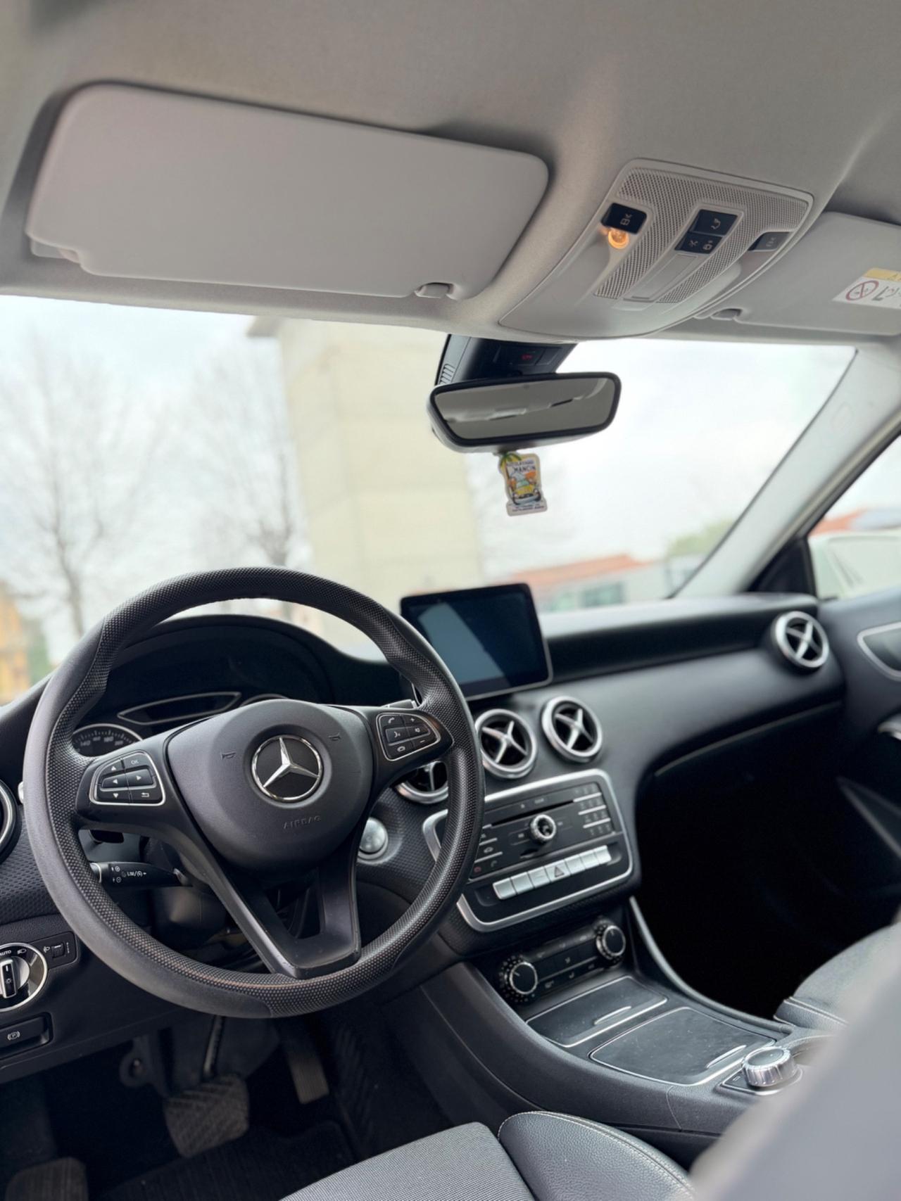 Mercedes-benz A 180 d Automatic Premium