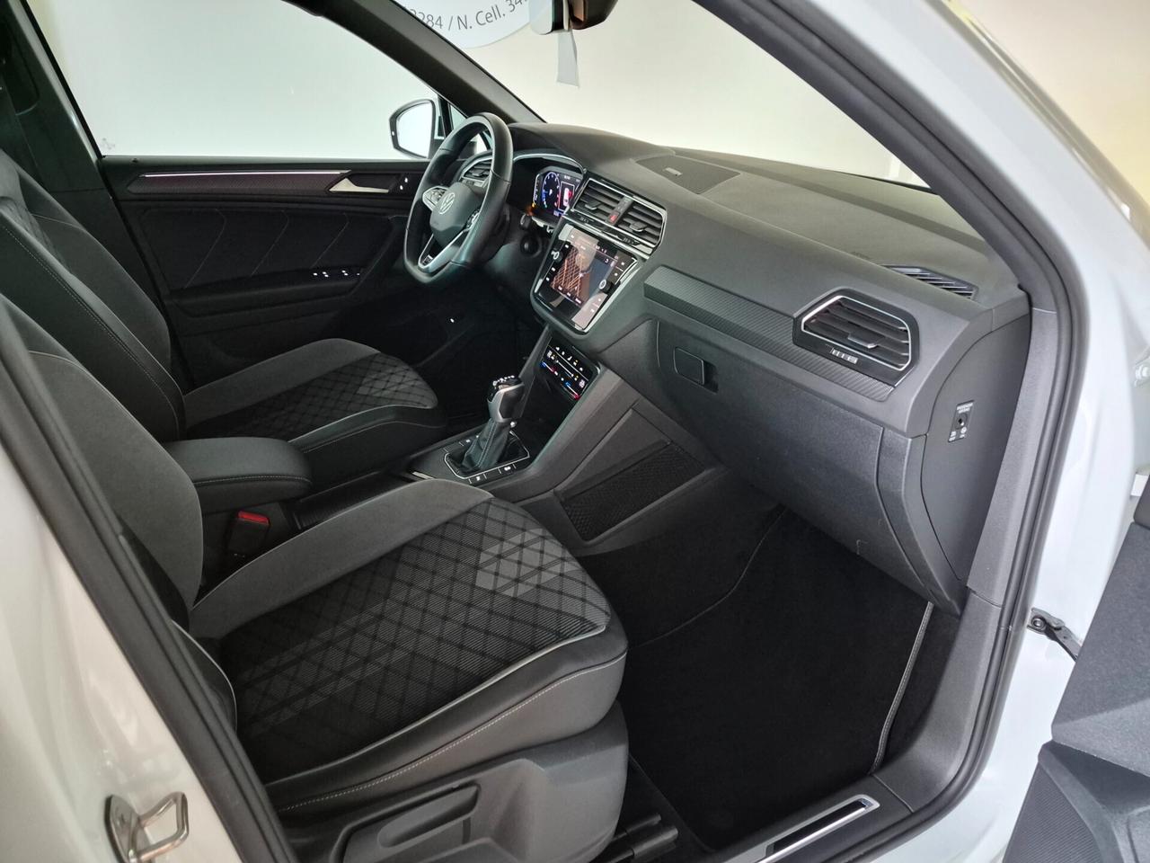 Volkswagen Tiguan 1.5 TSI R-LINE 150CV DSG LED NAVI C.19" APPLE CAR PLAY/ANDROID AUTO AMBIENT LIGHT KEYLESS ACC WIRELESS COCKPIT PRO