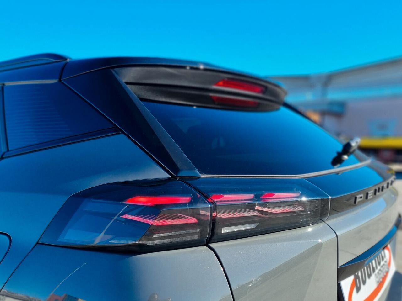 Peugeot 2008 PureTech 130 S&S EAT8 GT