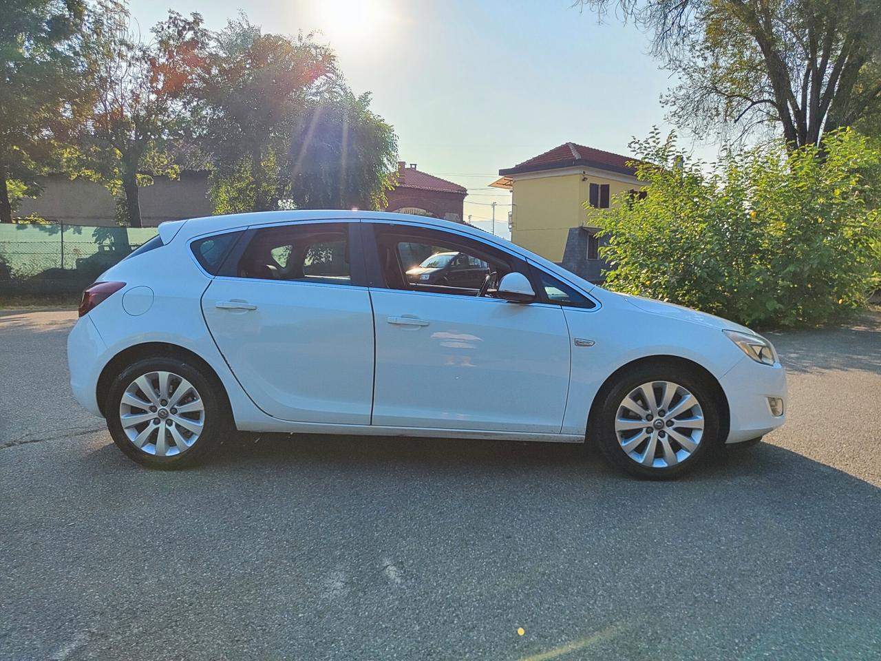 Opel Astra 1.7 CDTI 110CV 5 porte