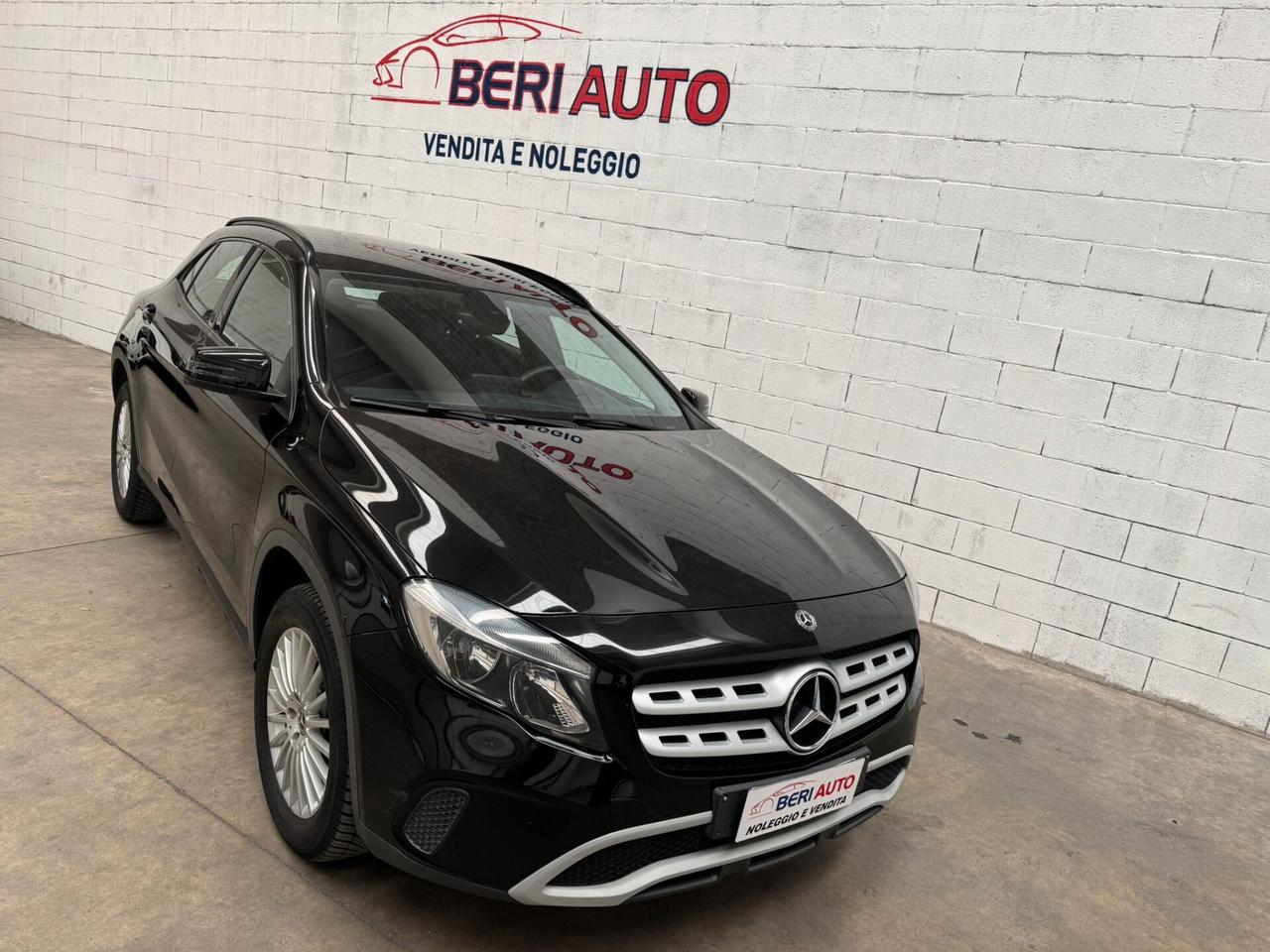 Mercedes-benz GLA 200 allestimento premium