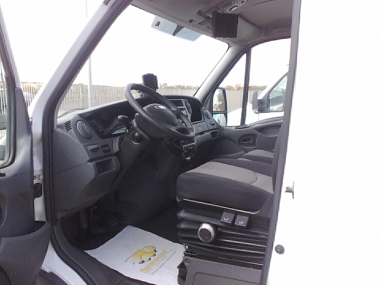 Iveco Daily 35s17 3000cc 170cv Automatico - 2014