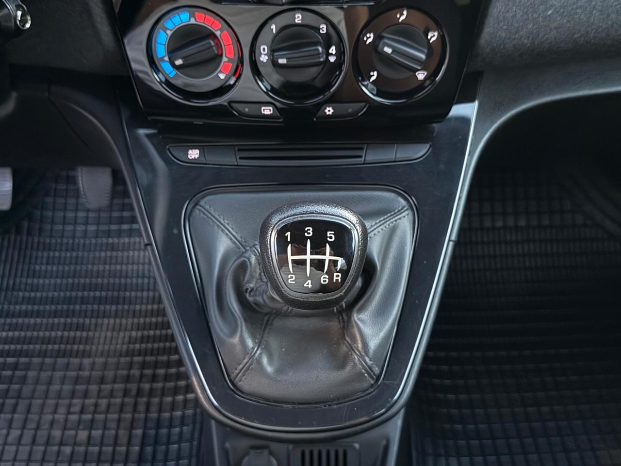 Lancia Ypsilon 1.0 FireFly S&S Hybrid Silver