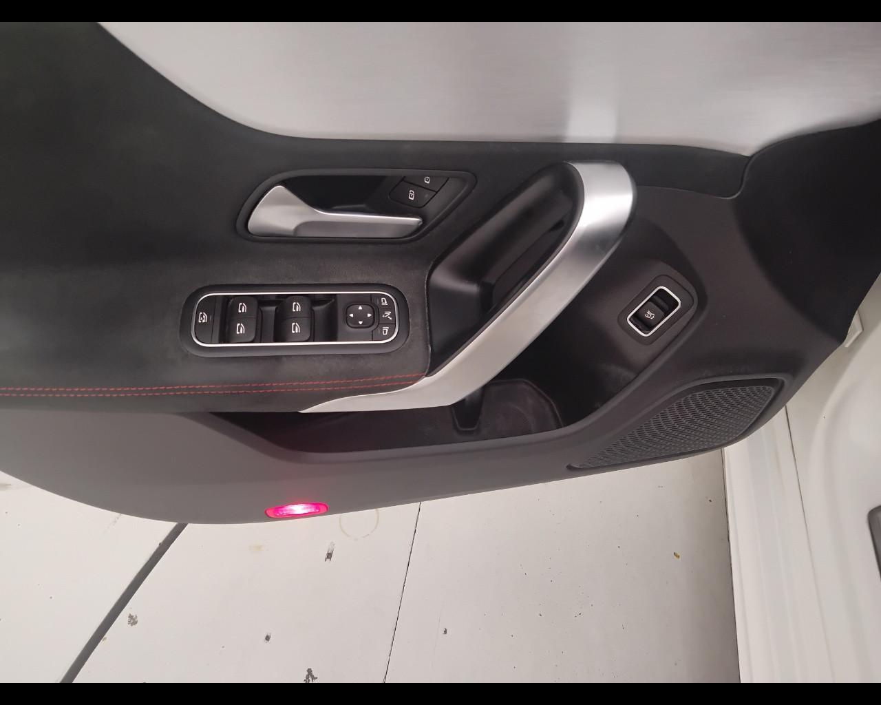 Mercedes-Benz CLA Sh.Brake - X118 - CLA Shooting Brake 200 d Premium auto